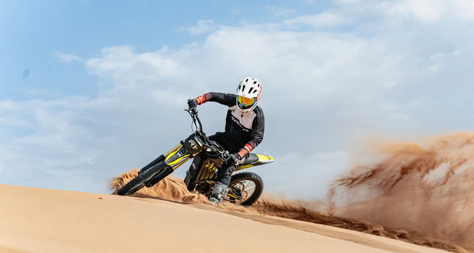 RERODE R1 Plus silver electric dirt bike in action